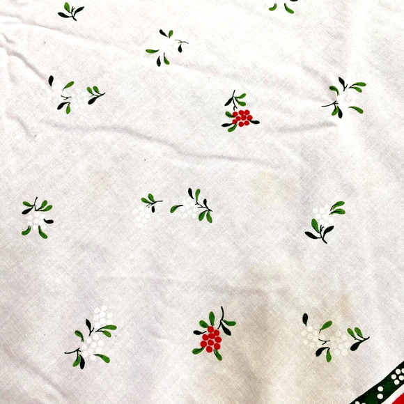 Vintage Christmas Tablecloth White Cotton Red & Green Border Oval Retro Holiday - Picture 4 of 7